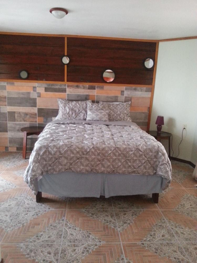 Bedroom 2, La Delphina Bed and Breakfast Bar and Grill, Jutiapa