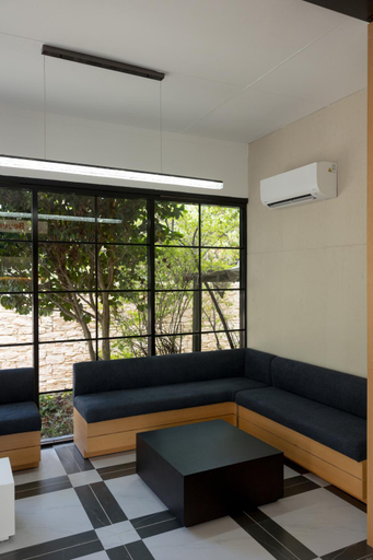 Public Area 2, Matthew Flinders Motor Inn, Warrumbungle Shire