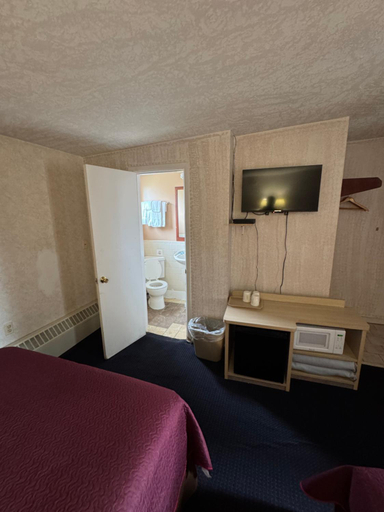 Bedroom 2, Sands Motel Niagara Falls, Niagara