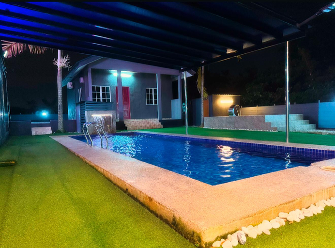 Others 3, Azna Cabin Pool, Sepang