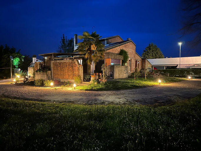 Others 5, Villa Yemaya - camera con bagno privato, Pordenone