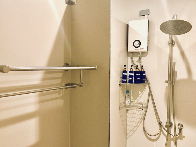 Bathroom 4, Kinnon Deluxe Hostel Coworking Cafe, Bang Rak