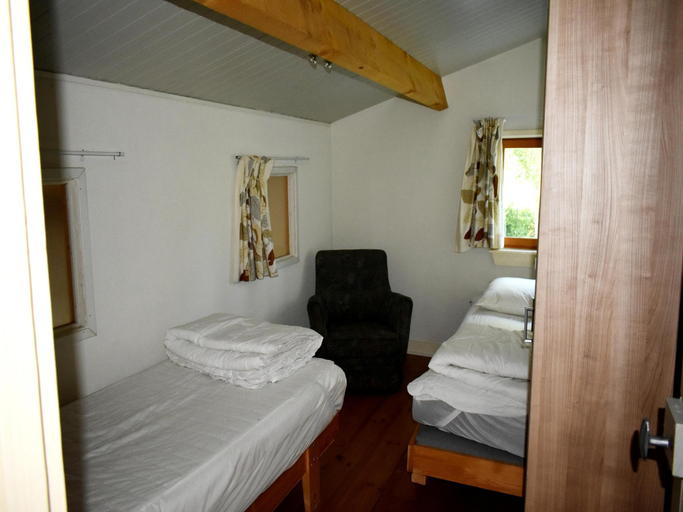 Others 4, Holiday Home in Saint-Honore near Gorges, Nièvre