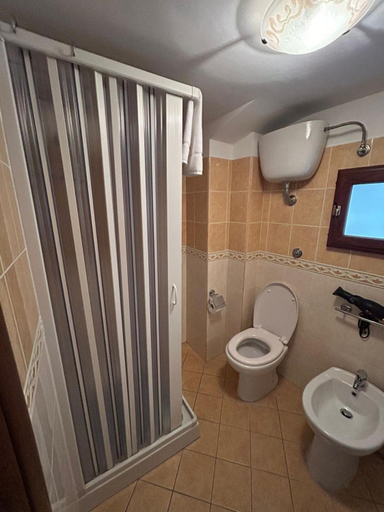 Others 5, Santa Barbara Guest House, Salerno