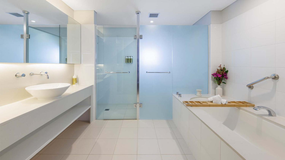 Bathroom 5, Oaks Cypress Lakes Resort, Cessnock