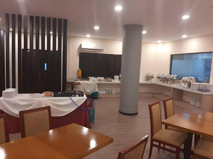 Food & Drinks, Bukit Beruntung Resort, Hulu Selangor