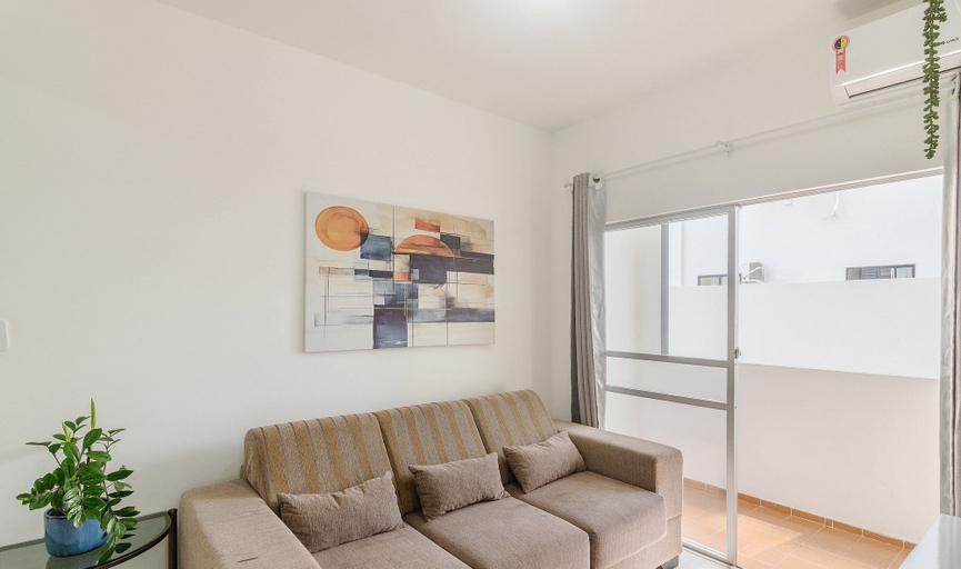 Living area 2, Full 2-bed Apt 80m From the Beach in BC, Balneário Arroio do Silva
