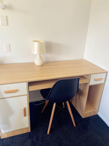 Others 3, A private Large master room with en-suite, Waitakere