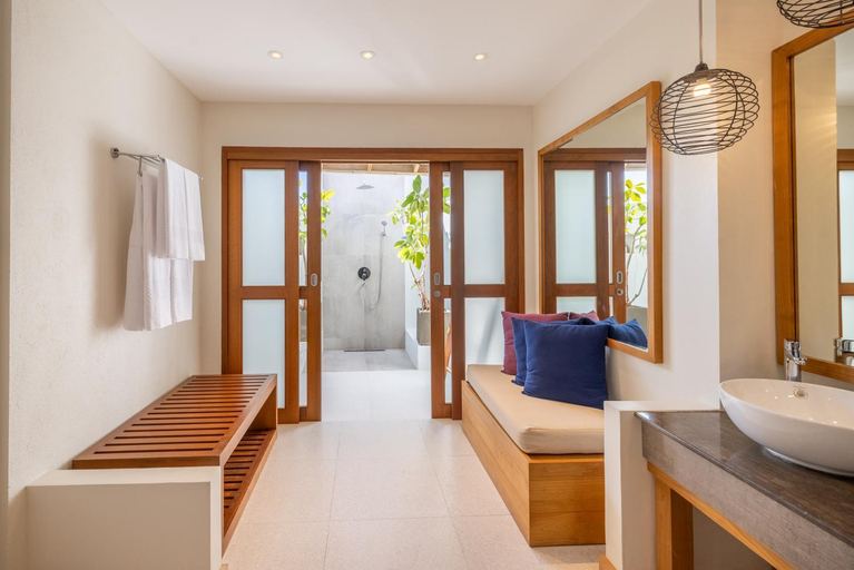 Bathroom 5, Ellaidhoo Maldives by Cinnamon, North Ari Atoll