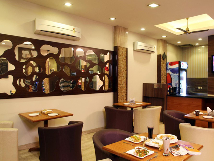Food & Drinks 5, Hotel Rupam, Delhi