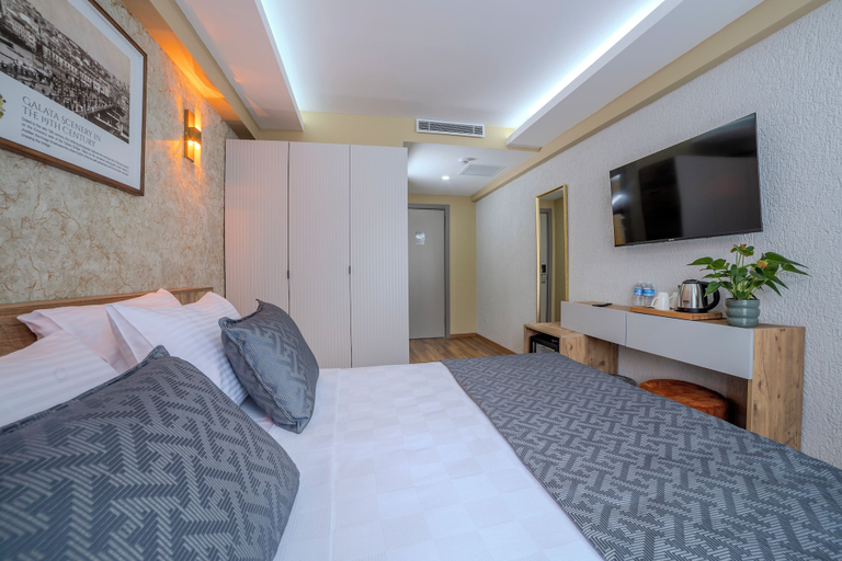 Room 2, Özer Palace Hotel, Fatih