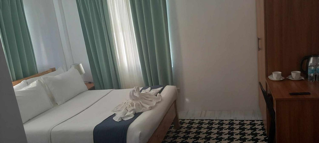Others 2, 678 sugar shack beachhouse, Toledo City