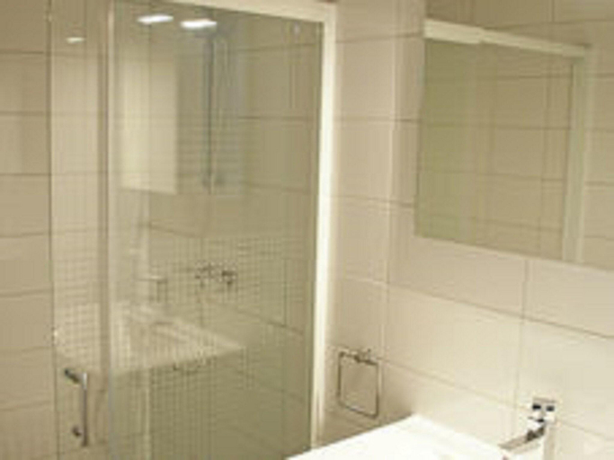 Bathroom, Holiday Home in Kattendijke by the Coast, Goes