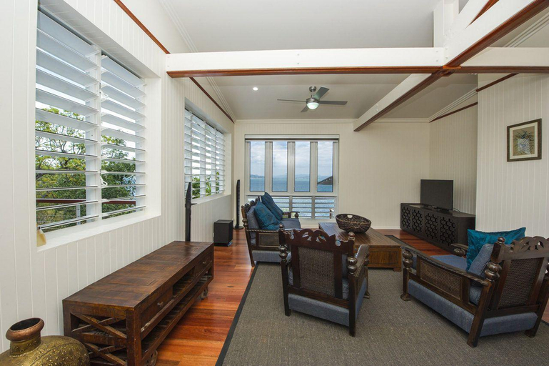 5, Driftwood, Magnetic Island