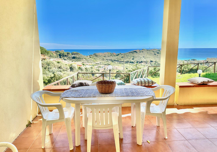 Others 5, Villa Vista Mare con giardino, Cagliari