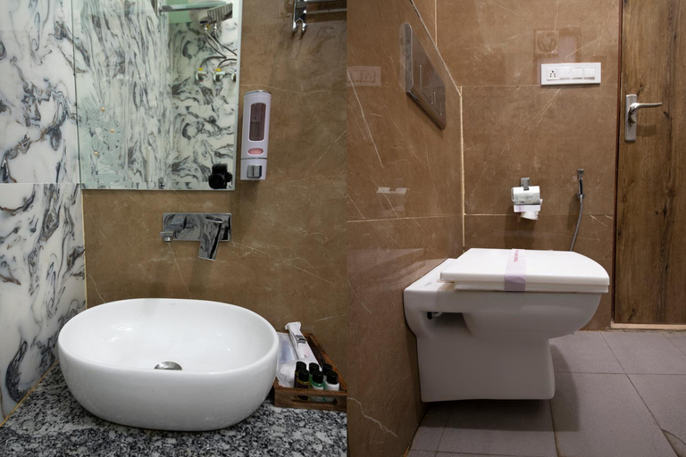 Bathroom 2, PerfectStayz B2L Hills Tapovan, Dehradun