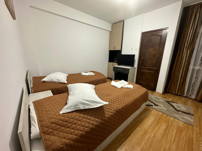 Others 5, Casa Rustic Pitesti 2, Pitesti