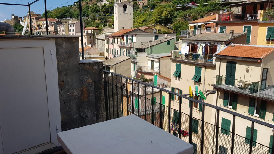 Others 5, Vento di grecale, La Spezia
