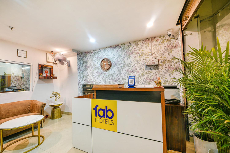 Public Area 3, FabHotel Tree House - Nr. Yashobhoomi Convention Centre, Delhi