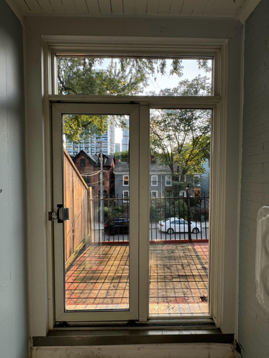 Others 3, Spacious Townhouse close to Dundas Square!, Toronto
