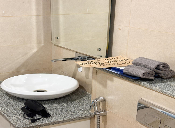 Bathroom 4, Housr Sector 38 Gurgaon Medanta Hospital, Gurgaon