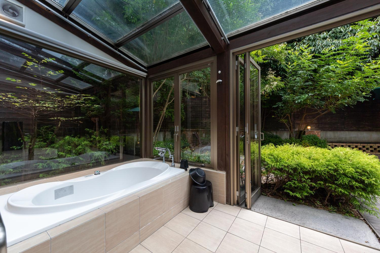 Bathroom 2, Mori no Nanakusa, Okagaki