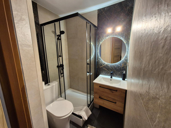 Bathroom 3, Willa Roza Wiatrow, Jelenia Góra