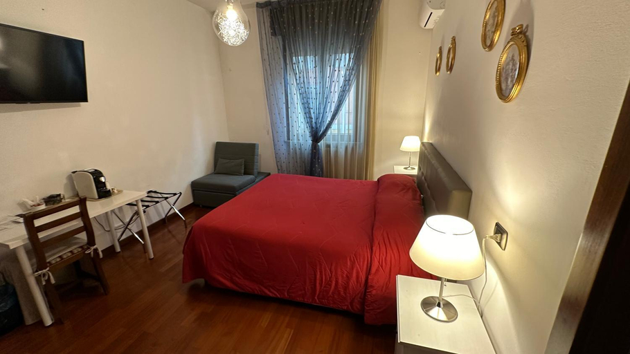 Bedroom 2, 10 Minutes B&B Bed & Breakfast, Verona