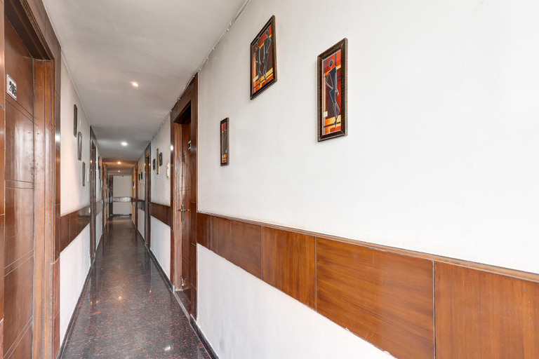 Public Area 2, Mauryan Elite Hotel Qutab Minar Metro Station, Delhi