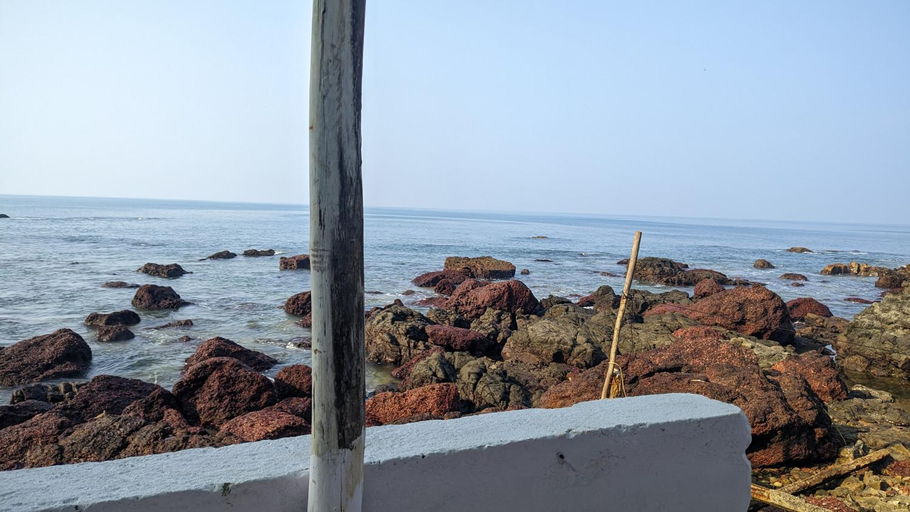 Others 4, Sunny cliff, North Goa