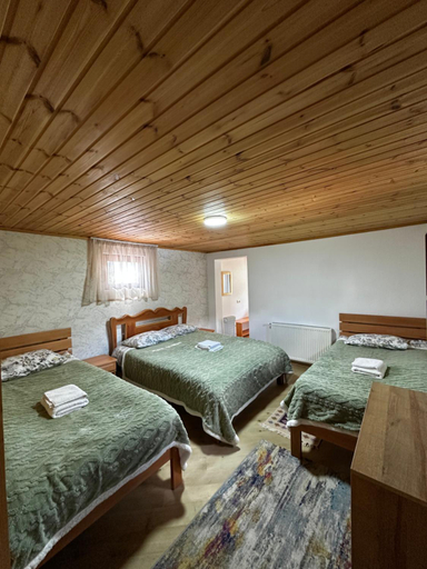 Bedroom 2, Guest House Victor, Mestia