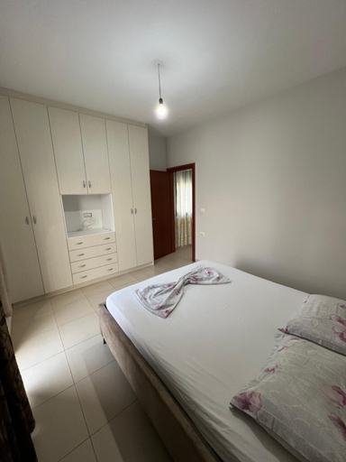 Others 5, Leva's Apartments, Sarandës