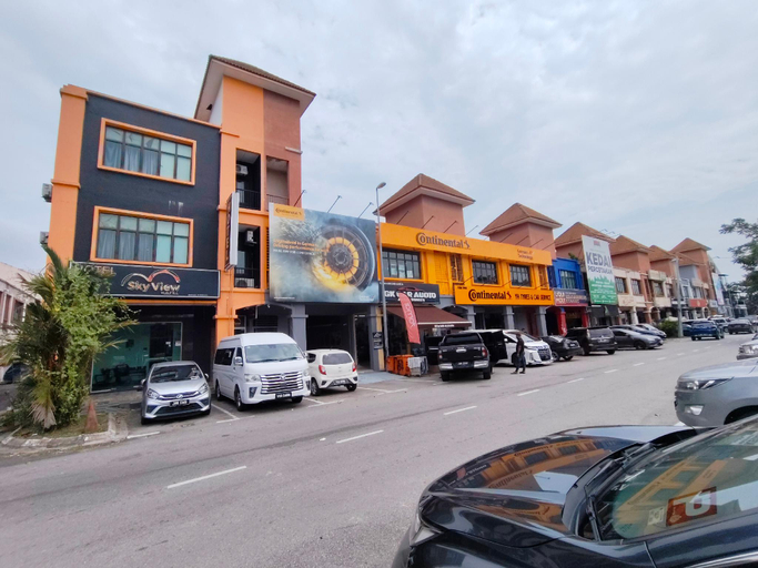 Exterior & Views