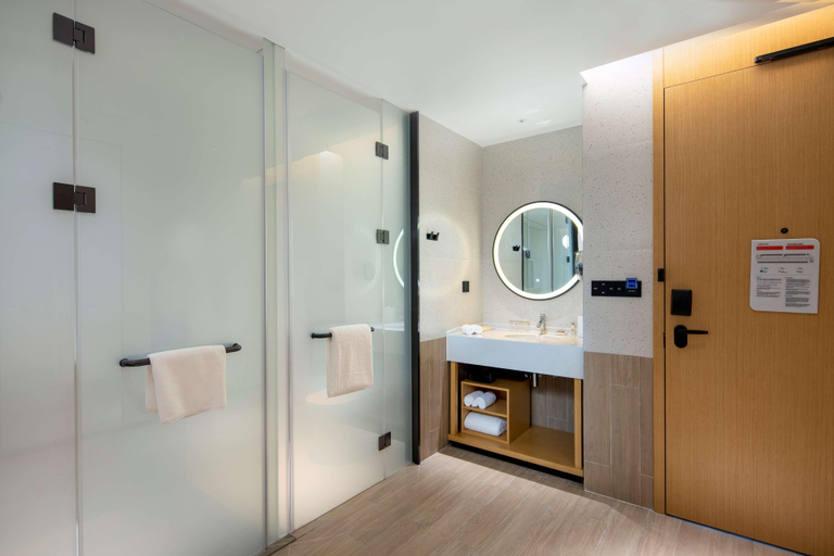 Bathroom 4, Hilton Garden Inn Shenzhen, Nanshan, China, Shenzhen