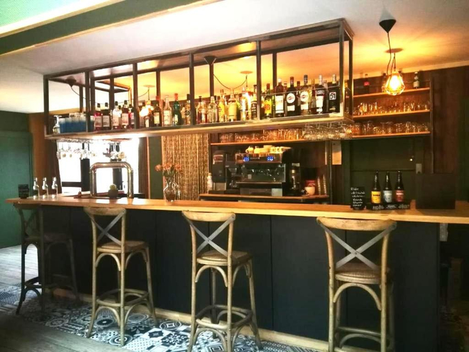 Food & Drinks 5, HOTEL RESTAURANT CIRIUS, Loire