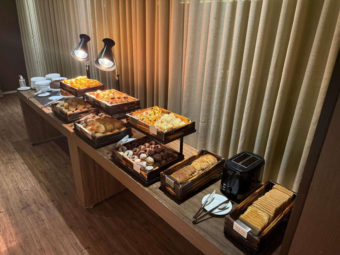 Food & Drinks