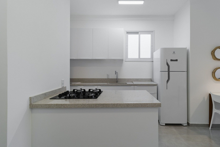 Private kitchen 3, Apt w/ BBQ 300m From the Beach in Floripa Res201, Florianopolis