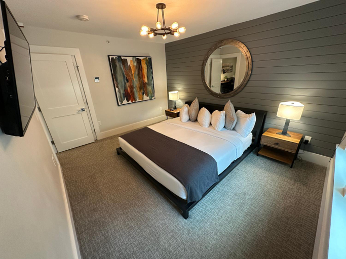 4, Entire Modern 7 Unit 7 Bath Boutique Inn, Newport
