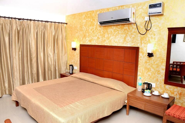 Bedroom 3, Hermitage Huts Tourist Resort, Faridabad