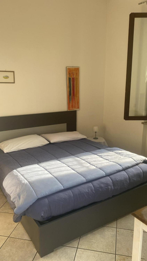 Others 4, Maura's b&b, Varese