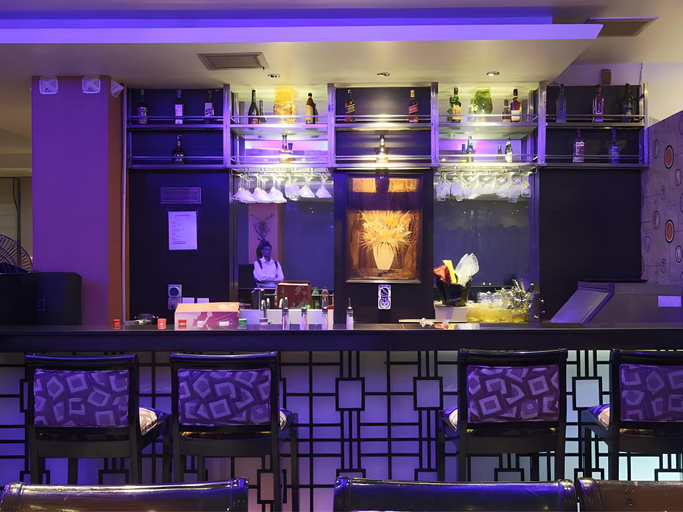 Food & Drinks 5, Hotel Signature Grand, Delhi