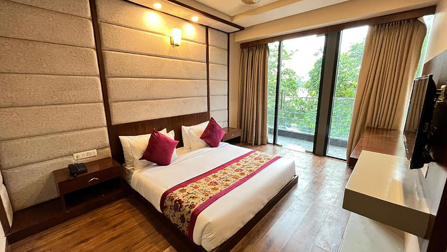 Bedroom 2, IP Royal Hotel Couple Friendly, Delhi