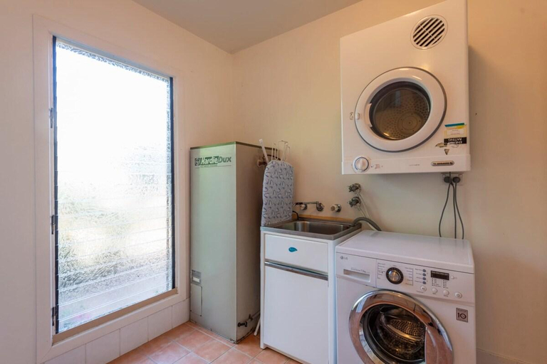 2, Spook's Point - Oceanstays, Clarence Valley- Coast