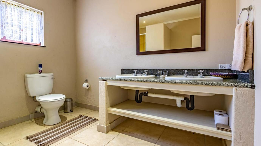 Bathroom 4, Misty Mountain, Ehlanzeni
