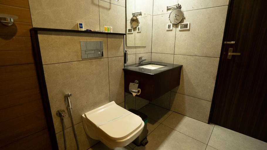 Bathroom 4, Hillview Munnar, Idukki