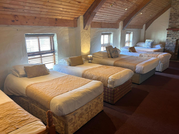 Bedroom 4, John Longs