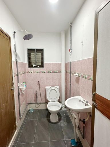 Bathroom 2, 2 Storey House@ Serdang, UPM, MAEPS,Uniten, IOI CT, Seri Kembangan
