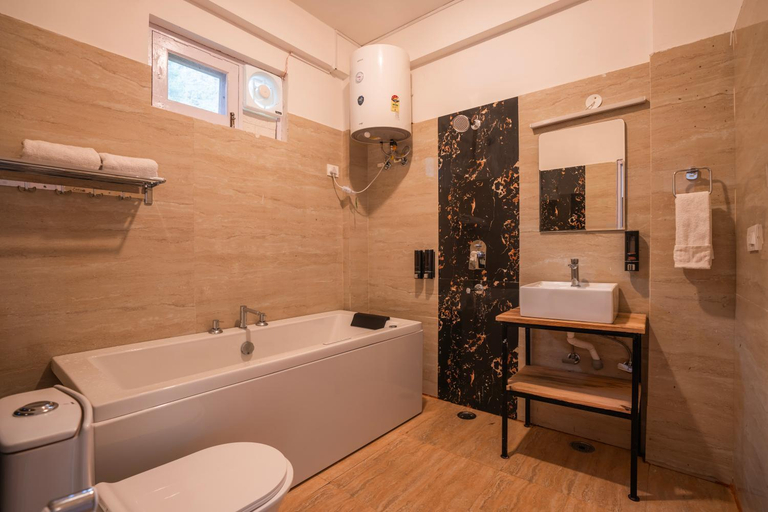 Bathroom 3, Alt Life Stays – Dharamkot Mcleodganj, Kangra