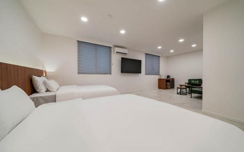 Bedroom 3, Chuncheon Hotel 77, Chuncheon