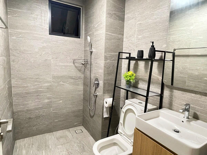 Bathroom 5, FREE Parking 2BR 1 Min walk Pavilion2 REVO L12, Kuala Lumpur